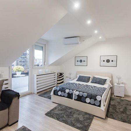 Ferienwohnung Stan Na Dan Angel Novi Sad Exterior foto